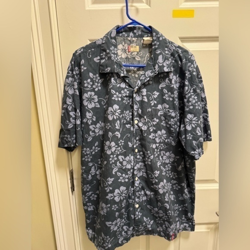 Mens Vintage Levi’s Short Sleeve Button Down Red Tab Hawaiian Shirt